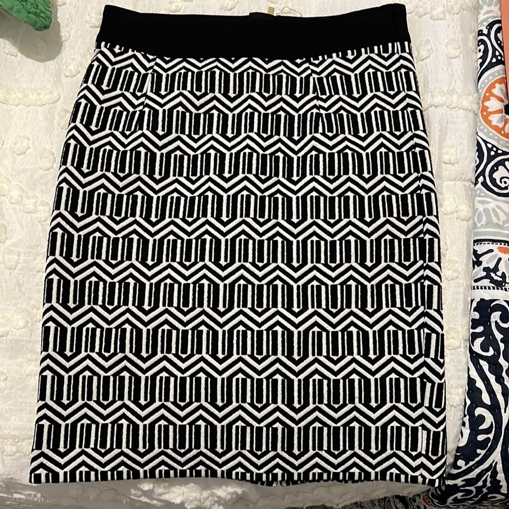 Banana republic black and white skirt